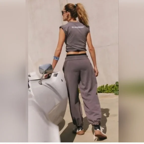 NWT Free People Movement Hot Shot Crossover Top Only- Dark Shadow - Picture 4 of 11